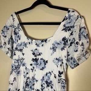 ✨5/$25✨Maurice’s White & Blue Floral Puff Sleeve Princess Dress Medium